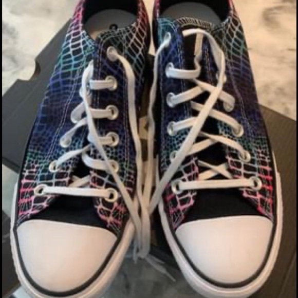 Converse Size Nines, New - Picture 1 of 5